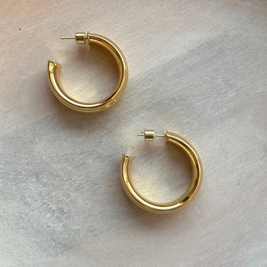 RIBBED GOLD HOOPS